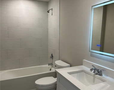 921 Nw 16th Terrace - Photo Thumbnail 12