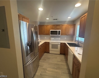 9420 Ivy Brook Run - Photo Thumbnail 3
