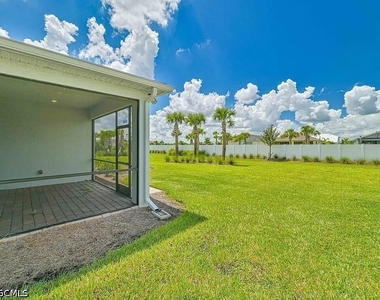 42218 Edgewater Drive - Photo Thumbnail 5