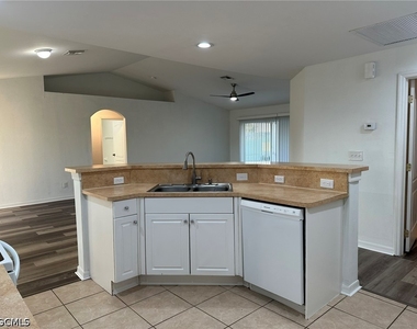 2207 Ne 15th Lane - Photo Thumbnail 15