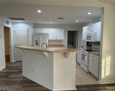 2207 Ne 15th Lane - Photo Thumbnail 8