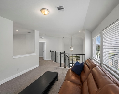 7115 Prairie Heights Drive - Photo Thumbnail 19
