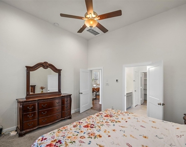 7115 Prairie Heights Drive - Photo Thumbnail 13