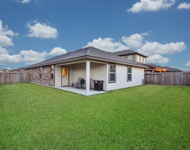 8127 Gambrel Way - Photo Thumbnail 12