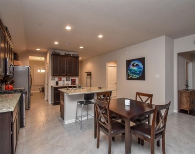8127 Gambrel Way - Photo Thumbnail 5