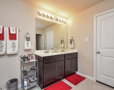 8127 Gambrel Way - Photo Thumbnail 8