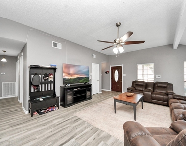 11031 Kirkmead Drive - Photo Thumbnail 2