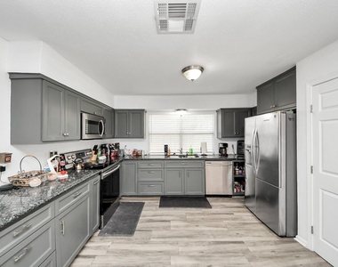 11031 Kirkmead Drive - Photo Thumbnail 8