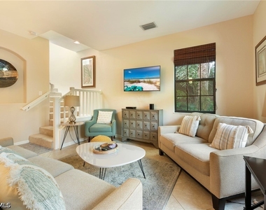 9066 Albion Lane N - Photo Thumbnail 3