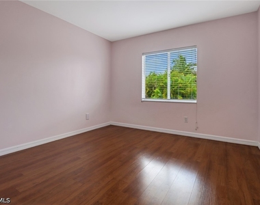 8271 Laurel Lakes Way - Photo Thumbnail 25