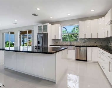 8271 Laurel Lakes Way - Photo Thumbnail 5