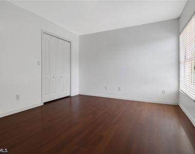 8271 Laurel Lakes Way - Photo Thumbnail 32