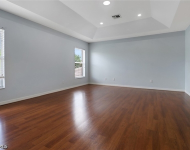 8271 Laurel Lakes Way - Photo Thumbnail 21