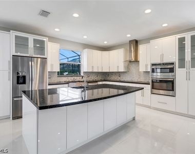 8271 Laurel Lakes Way - Photo Thumbnail 6