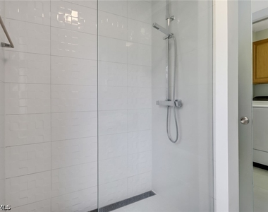 8271 Laurel Lakes Way - Photo Thumbnail 19