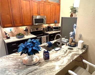 1517 Sw 51st Lane - Photo Thumbnail 3