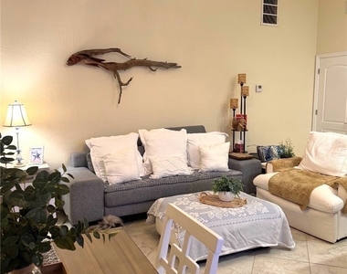 1517 Sw 51st Lane - Photo Thumbnail 2