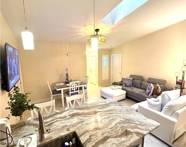 1517 Sw 51st Lane - Photo Thumbnail 4