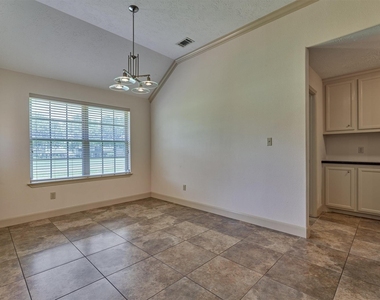 13511 Summer Hill Drive - Photo Thumbnail 13