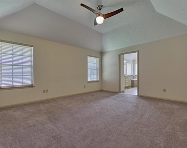 13511 Summer Hill Drive - Photo Thumbnail 6