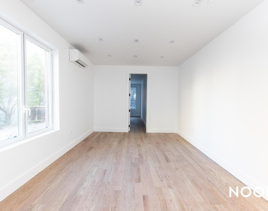 98 Moore Street - Photo Thumbnail 10