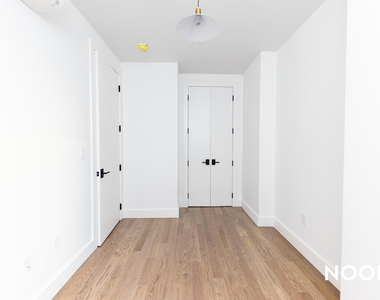 98 Moore Street - Photo Thumbnail 6