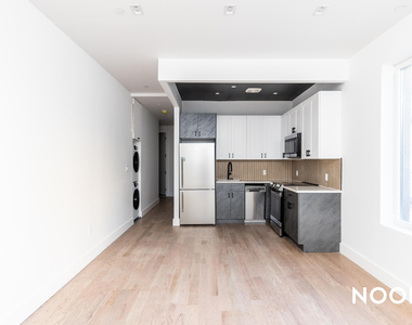 98 Moore Street - Photo Thumbnail 11