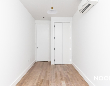 98 Moore Street - Photo Thumbnail 2