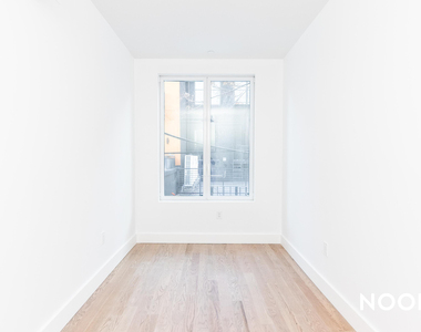 98 Moore Street - Photo Thumbnail 3