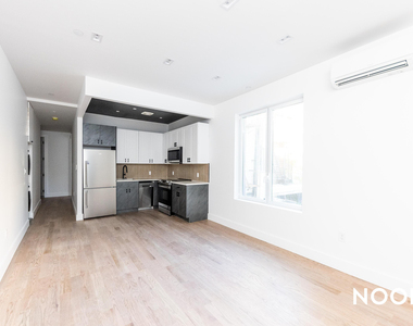 98 Moore Street - Photo Thumbnail 4