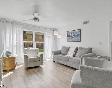 4001 Ice Castle Way - Photo Thumbnail 9