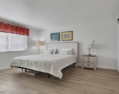 4001 Ice Castle Way - Photo Thumbnail 10