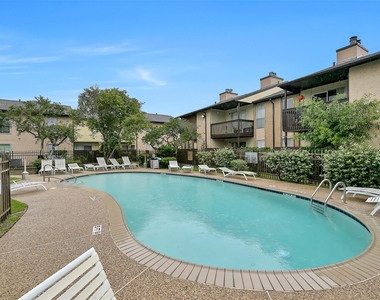1500 Bay Area Boulevard - Photo Thumbnail 16
