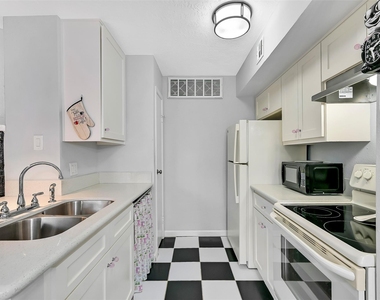 1500 Bay Area Boulevard - Photo Thumbnail 8