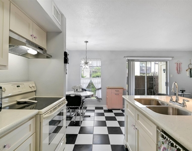1500 Bay Area Boulevard - Photo Thumbnail 10