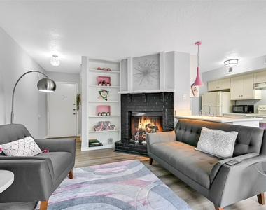 1500 Bay Area Boulevard - Photo Thumbnail 4