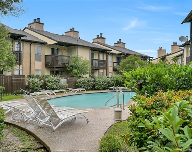 1500 Bay Area Boulevard - Photo Thumbnail 19