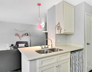 1500 Bay Area Boulevard - Photo Thumbnail 9