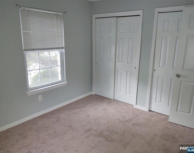 5912 Tudor - Photo Thumbnail 15