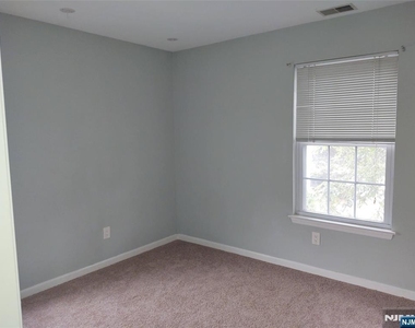 5912 Tudor - Photo Thumbnail 16