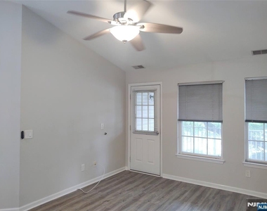 5912 Tudor - Photo Thumbnail 8