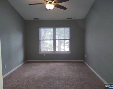 5912 Tudor - Photo Thumbnail 11