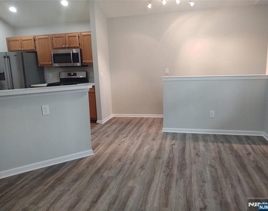 5912 Tudor - Photo Thumbnail 4