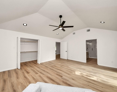2407 Crestdale Dr - Photo Thumbnail 22