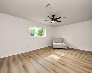 2407 Crestdale Dr - Photo Thumbnail 28
