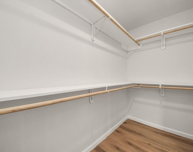 2407 Crestdale Dr - Photo Thumbnail 26