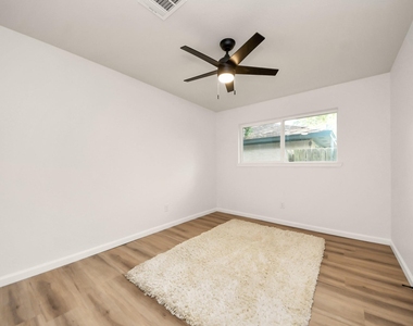 2407 Crestdale Dr - Photo Thumbnail 32