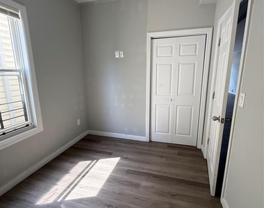 340 Hamilton - Photo Thumbnail 1
