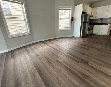 340 Hamilton - Photo Thumbnail 5