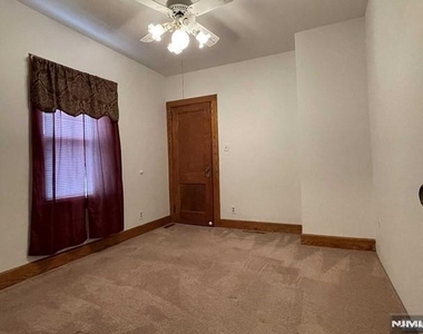 188 Laurel - Photo Thumbnail 11
